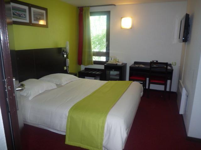 Kyriad Montlucon - Saint Victor Habitación foto